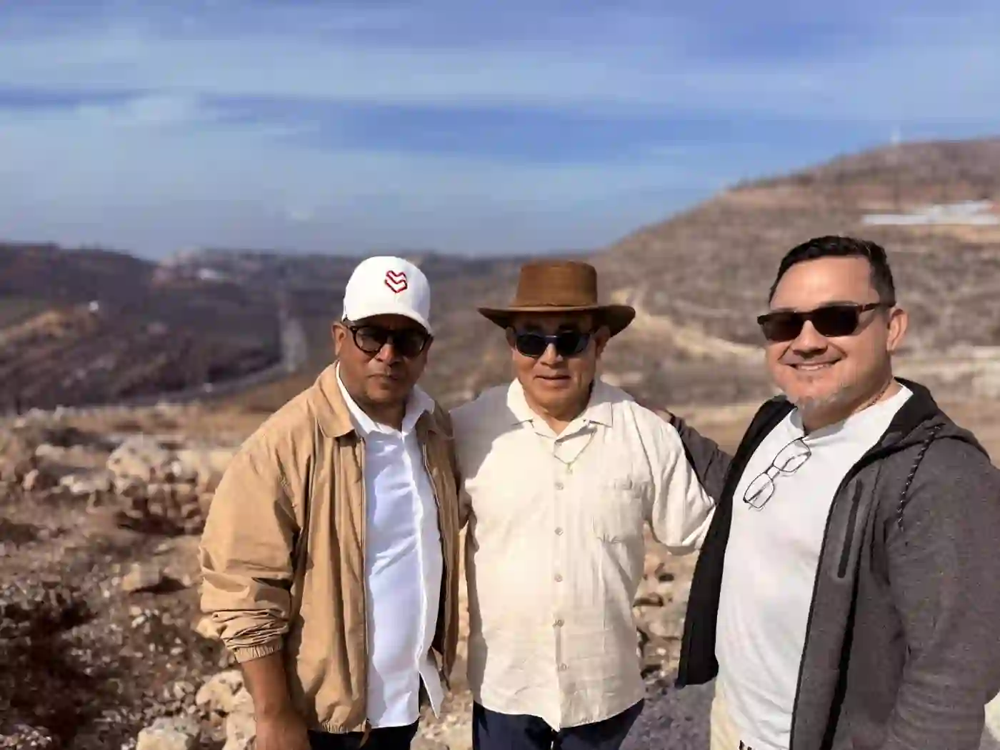 Viajeros en las colinas de Tierra Santa